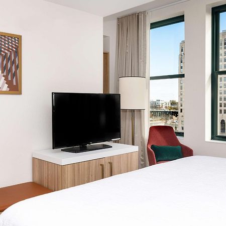 Hilton Garden Inn Flint Downtown Zewnętrze zdjęcie