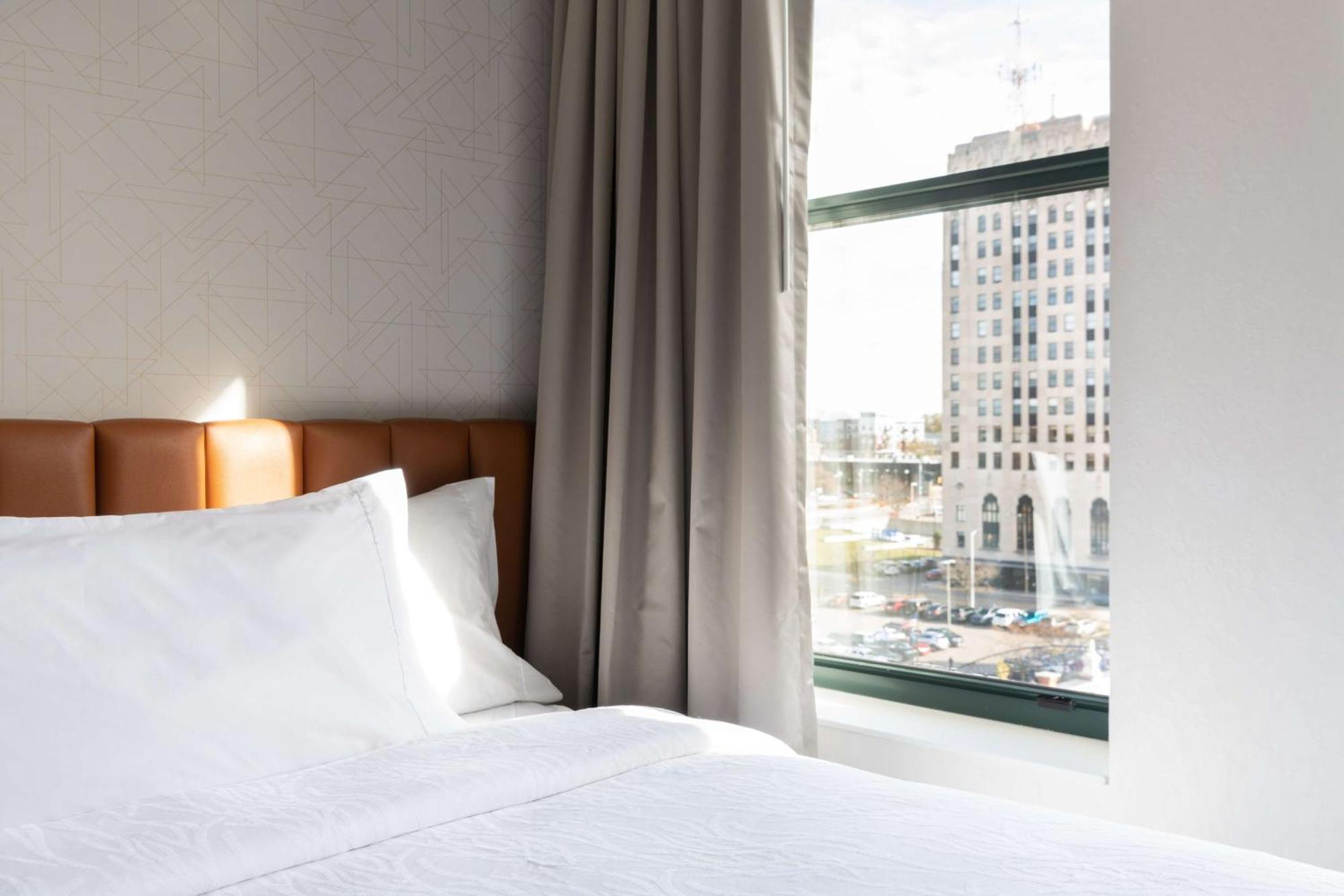 Hilton Garden Inn Flint Downtown Zewnętrze zdjęcie