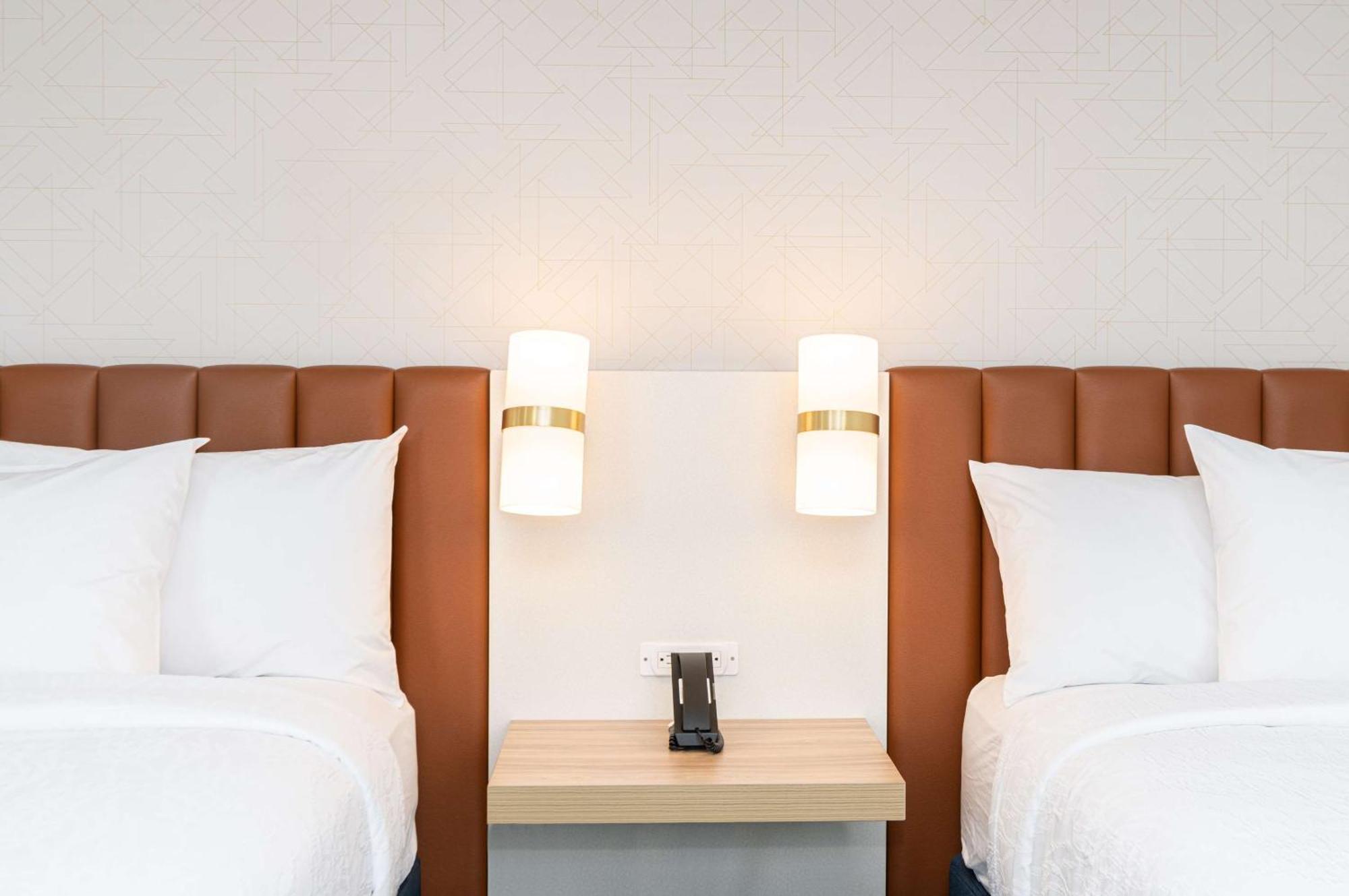 Hilton Garden Inn Flint Downtown Zewnętrze zdjęcie