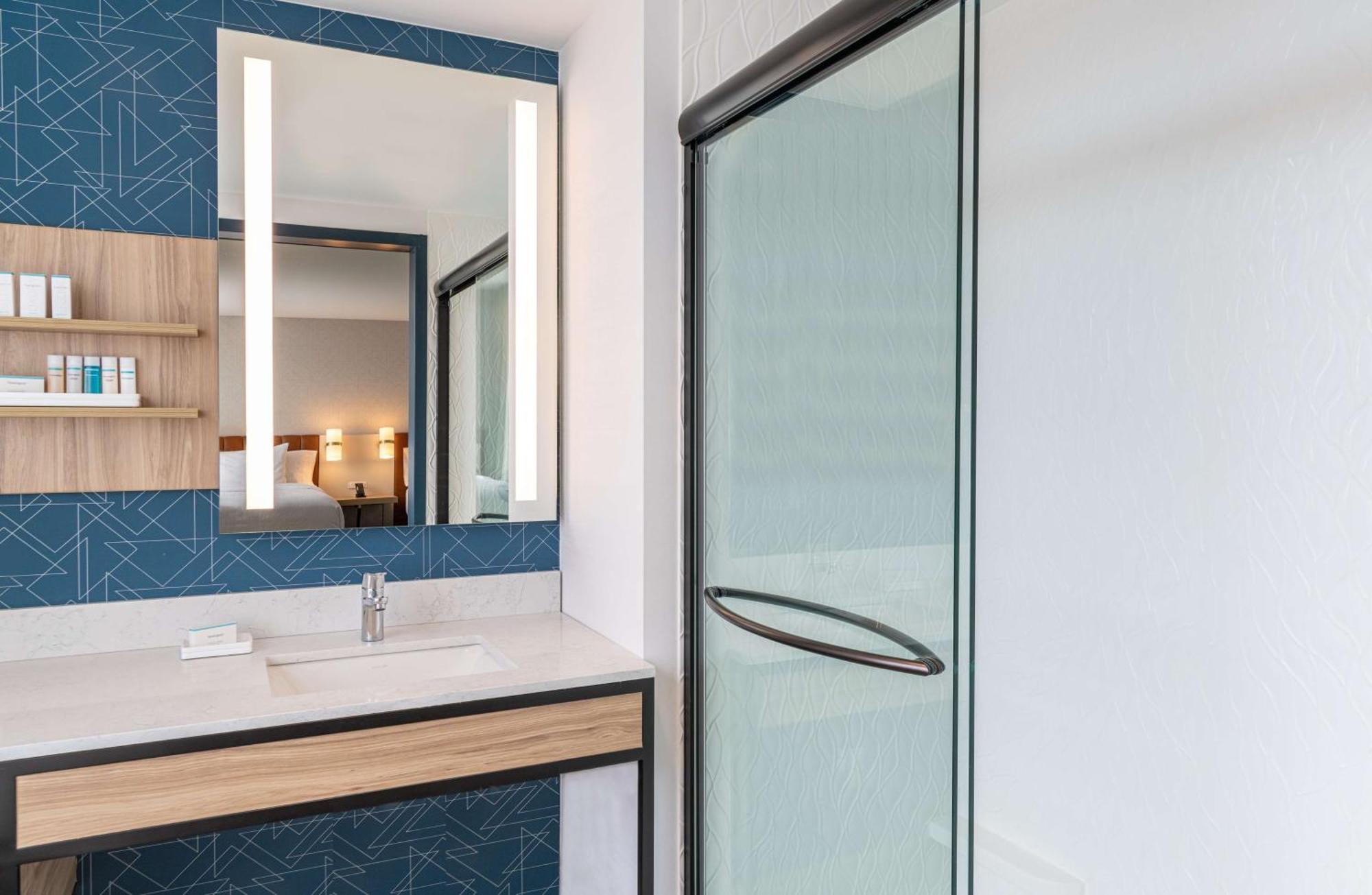Hilton Garden Inn Flint Downtown Zewnętrze zdjęcie